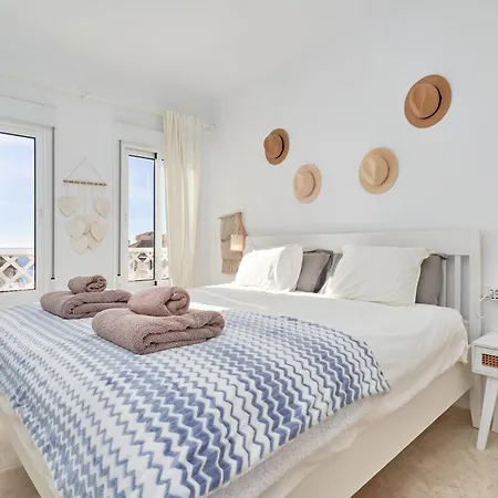 Urbanización Fuentes De Apartamento *