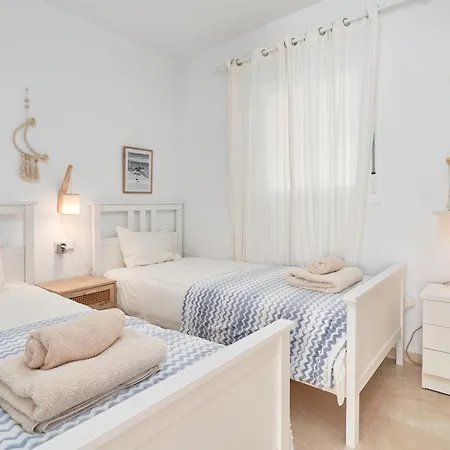 Urbanizacion Fuentes De نيرخا